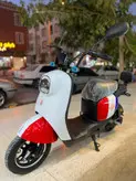 موتورسیکلت برقی وسپا پاکشتی مارک VLRA مدل KX1 رنگ قرمز آبی