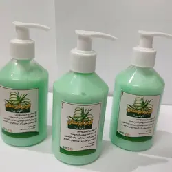 کرم آبرسان خیار و آلوئه ورا: راهی برای داشتن پوستی تازه و جوان🥒🍋🍾 - طبیب خاص