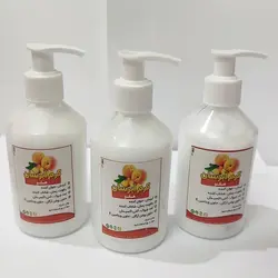 کرم آبرسان خیار و آلوئه ورا: راهی برای داشتن پوستی تازه و جوان🥒🍋🍾 - طبیب خاص