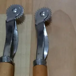 رولت خیاطی دسته چوبی