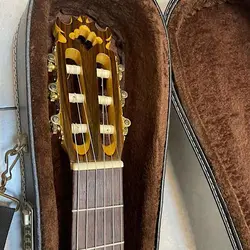 خرید گیتار کلاسیک استاد احسان روغنی دست ساز - دنیای ساز