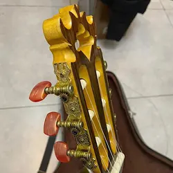 خرید گیتار کلاسیک استاد احسان روغنی دست ساز - دنیای ساز