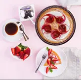 دسر کیک ایتالیایی فارتتی سیس با طعم توت فرنگی