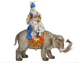 مجسمه نقاشی با دست دکوری چینی آنتیک قدیمی 19th C  Meissen Porcelain Figure of a Sultana Riding an Elephant with a Crown