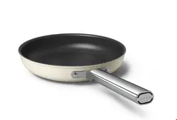 ماهیتابه 26 سانت اسمگ ایتالیا Smeg CKFF2601 Bratpfanne 26 cm im 50er Jahre Design  CKFF2601 CRM