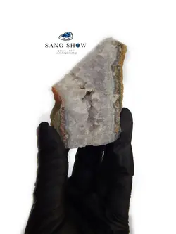 ژئود آمیتیست زیبا بر بستر عقیق کبود و رو‌ رشدی کوارتز معدنی S552