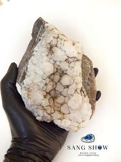 کریستال کوارتز تجمعی بر بستر سنگ نمونه ی ویژه S434 سنگشو