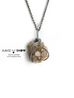 تهیه و خرید گردنبند استیلبیت معدنی و کمیاب A162 راف | سنگشو