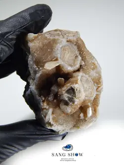 بلورهای استیلبیت با همرشدی کوارتز بر روی بستر سنگ S398 سنگشو