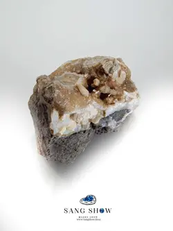 بلورهای استیلبیت با همرشدی کوارتز بر روی بستر سنگ S398 سنگشو