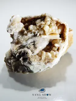 نمونه زیبا سنگ استیلبیت فلاور با همرشدی آپوفیلیت و هیولاندیت و کریستال کوارتز S313