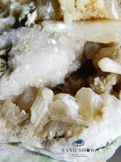 نمونه زیبا سنگ استیلبیت فلاور با همرشدی آپوفیلیت و هیولاندیت و کریستال کوارتز S313