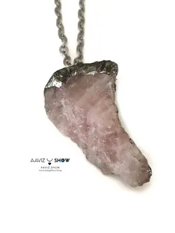 گردنبند رز کوارتز با اصالت و معدنی نمونه راف A529راف سنگشو