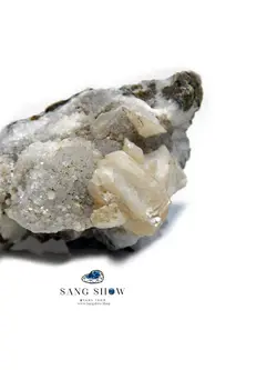 بلور استیلبیت زیبا بر روی بستر کریستال کوارتز نمونه ویژه و اصل و معدنی S677