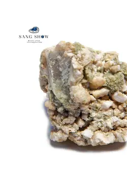 کریستال سلنایت زیبا شفاف بر روی بستر با همرشدی سلستین زیبا S691