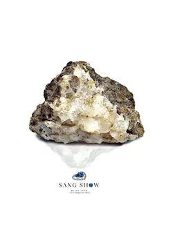 کریستال کوارتز درشت نمونه زیبا و معدنی بر روی بستر S807 راف