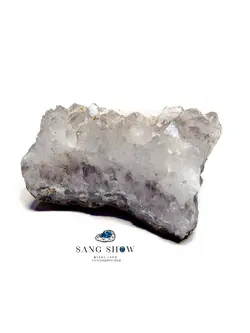 رگه آمیتیست زیبا و استثنایی در اعماق کریستال کوارتز روی بستر S826