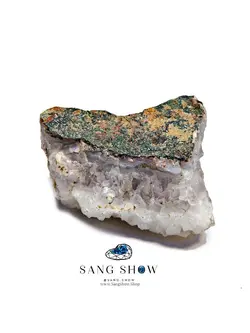 رگه آمیتیست زیبا و استثنایی در اعماق کریستال کوارتز روی بستر S826