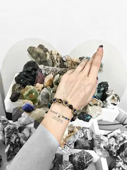 دستبند انرژی درمانی سنگهای اصل و معدنی نمونه استثنایی D063