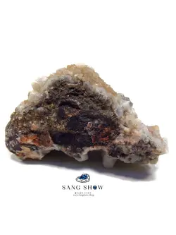 سنگ کلسیت زیبا و استثنایی دندان سگی با بلور های منشوری S979