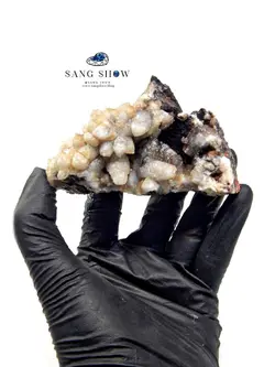 سنگ کلسیت زیبا و استثنایی دندان سگی با بلور های منشوری S979