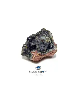 سنگ ابسیدین سبز آتشفشانی زیبا روی بستر نمونه اصل و معدنی S1080