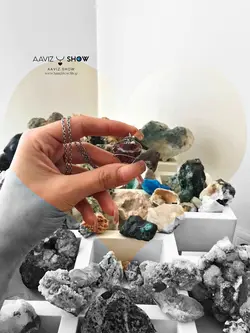 آویز راف جاسپر قرمز با رگه های عقیق با قاب مفتولی ویژه A895