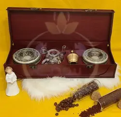 جعبه چوبی زعفران مدل 02 رنگ ماهگونی با هاون جام و قوری و ظرف خاتم 5گرم 