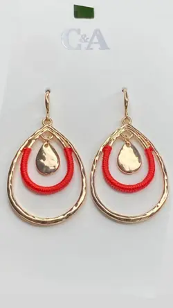 گوشواره اشک طلایی با تزیینات کاموا قرمز