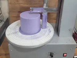 دستگاه خامه صاف کن صنعتی کیک صاف کن خامه کشی جهت تولید انبوه کیک در انواع اشکال مختلف cake creamer machine با ده سال گارانتی بی قید و شرط سازه مکانیکی دستگاه
