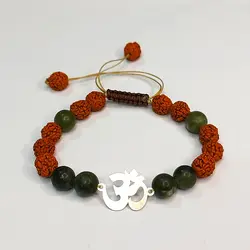 دستبند سنگ یشم و رودراکشا با پلاک نقره اوم کد80