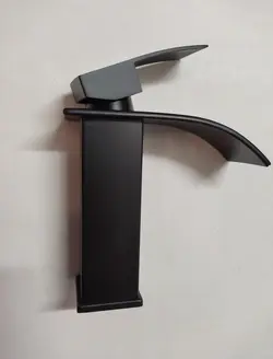شیر روشویی لبه آبشاری مشکی و کروم جی دور - فروشگاه تایلتپ
