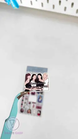 استیکر بُرش خورده بلک پینک جنی |