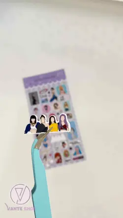 استیکر بُرش خورده بلک پینک لیسا |