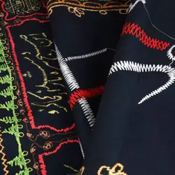 کتیبه مخمل افقی مستطیلی طرح گلدوزی با شعار سلام بر حسین (700575)