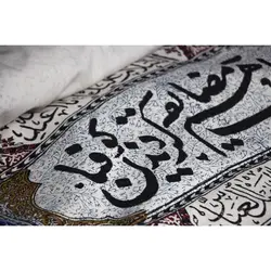کتیبه عمودی قلمکار اصفهان منقش به شعر ( کشتی شکست خورده طوفان کربلا ) 60*290 سانتی متر