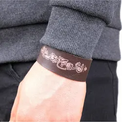 دستبند چرمی با شعار ان الحسین مصباح الهدی و سفینه النجاه 102122