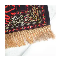 کتیبه مخمل اللهم صل علی فاطمة و ابیها و بعلها و بنیها در ابعاد 70*70 کد 70-HFZ-14