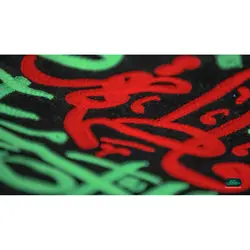 کتیبه مخمل گلدوزی شده طرح اللهم صل علی فاطمه و ابیها و بعلها و بنیها 70*100 سانتی متر