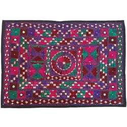 رومیزی مستطیل سوزن دوزی کد SOOZMOS18 نفیس