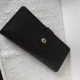 کیف دسته چک چرم طبیعی ودست دوز .هم بادوام ،هم جادار،هم شکیل وهم پرکاربرد