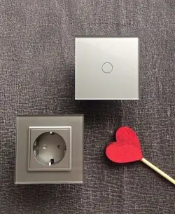 کلید هوشمند لمسی تک پل Livolo – هوشمند سازی ساختمان آکو