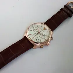 ساعت مردانه امپریوآرمانی بندچرمی ضدآب تاریخ شمار ساعت قهوه ای رزگلد کیفیت بالا ارسال رایگان