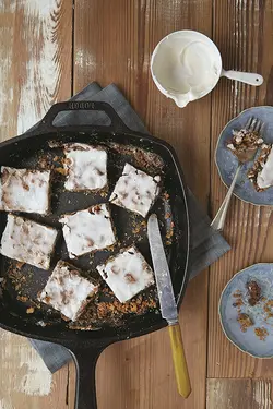 ماهیتابه برند Lodge|مدل ‎L8SQ3|تابه مربع چدنی |با دسته کمکی| 10.5 اینچ| مشکی- ارسال 15 الی 20 روزکاری | ایپسند| خرید از آمازون | خرید آسان از امارات و امریکا