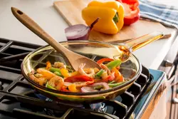 ماهیتابه شیشه ای برند Visions Cookware مدل 3744| Skillet|قهوه ایی|9 اینچی|23 سانتی متر-ارسال 15 الی 20 روزکاری | ایپسند| خرید از آمازون | خرید آسان از امارات و امریکا