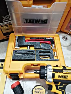 دریل شارژی دیوالت پیچ بند و بکس مدل 2.6AH 24 ولت DSD710KD4