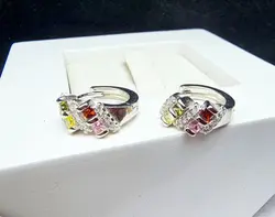 گوشواره زیبای حلقه ای نگین رنگی ظریف - جواهر خاص