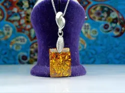 مدال توگردنی کهربا لهستانی اصلی چهارگوش - جواهر خاص