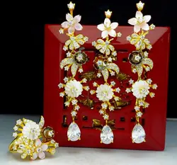 نیم ست جواهری صدف اصل و نگین های سفید اشکی تراش - جواهر خاص