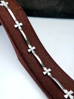 دستبند جواهری نگین های سفید اشکی تراش طرح گل - جواهر خاص